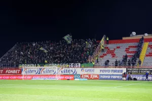 Ο κόσμος στο Νέα Σαλαμίνα-ΑΕΚ (ΦΩΤΟΣ)