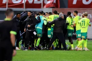 Νέα Σαλαμίνα-ΑΕΚ: ΔΙΠΛΟ… με "χρυσή αλλαγή" (φώτος)