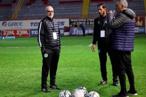 ΑΕΖ-ΠΑΕΕΚ: Έξι γκολ, ανατροπή και προκρίθηκε το... φαβορί (φώτος)