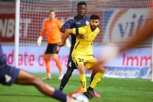 ΑΕΖ-ΠΑΕΕΚ: Έξι γκολ, ανατροπή και προκρίθηκε το... φαβορί (φώτος)