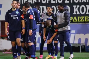 ΑΕΖ-ΠΑΕΕΚ: Έξι γκολ, ανατροπή και προκρίθηκε το... φαβορί (φώτος)