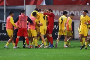 ΑΕΖ-ΠΑΕΕΚ: Έξι γκολ, ανατροπή και προκρίθηκε το... φαβορί (φώτος)