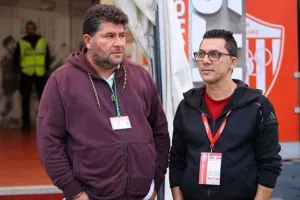 Νέα Σαλαμίνα-Οθέλλος: Η μπίλια... στο κόκκινο! (Φώτος)