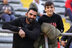 Νέα Σαλαμίνα-Οθέλλος: Η μπίλια... στο κόκκινο! (Φώτος)