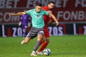 Νέα Σαλαμίνα-Οθέλλος: Η μπίλια... στο κόκκινο! (Φώτος)