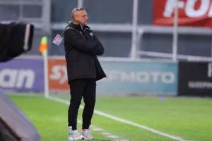 Νέα Σαλαμίνα-Οθέλλος: Η μπίλια... στο κόκκινο! (Φώτος)