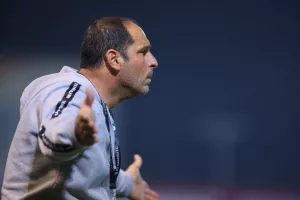 ΑΕΖ-Ομόνοια: "Γκέλα" στο πρώτο εκτός έδρας παιχνίδι του Ρέιχνταλ