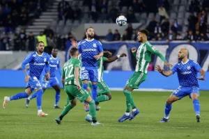 Απόλλων-Άρης: Άντεξε στην πίεση και πλησίασε στην κορυφή η "Ελαφρά Ταξιαρχία" 
