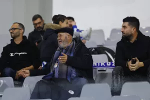 Χαρούμενος...