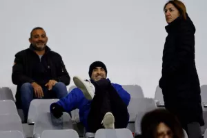 (Φωτορεπορτάζ) Ο κόσμος στο Απόλλων-ΑΕΖ