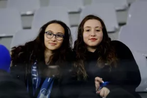 (Φωτορεπορτάζ) Ο κόσμος στο Απόλλων-ΑΕΖ
