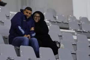 (Φωτορεπορτάζ) Ο κόσμος στο Απόλλων-ΑΕΖ