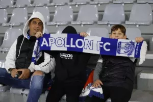 (Φωτορεπορτάζ) Ο κόσμος στο Απόλλων-ΑΕΖ