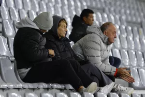 (Φωτορεπορτάζ) Ο κόσμος στο Απόλλων-ΑΕΖ