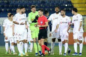 «Συγχαρητήρια στον «άξιο» διαιτητή της σημερινής φαρσοκωμωδίας»