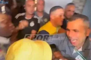Οι οπαδοί της Αλγερίας μετά τον αποκλεισμό έκαναν... ντου στο ξενοδοχείο της ομάδας