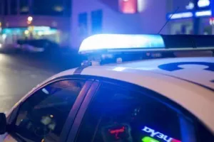 Ομόνοια 29Μ - Ανόρθωση: Πετροβολισμός σε περιπολικό 