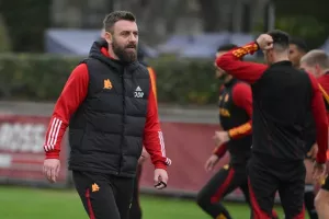 Ντε Ρόσι: «Είμαι εδώ γιατί είμαι ηγέτης-Τους είπα να με πληρώσουν όσα θέλουν»