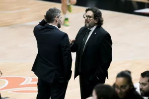 «Μπορείς να διώξεις έναν προπονητή, αλλά βοηθάει να μη μιλάς στα media»