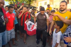 Οπαδοί της Σάντα Κρουζ έκαναν την "κηδεία" της επειδή αποκλείστηκε από το Κόπα ντο Νορντέστε