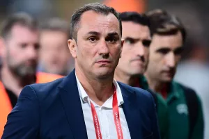 ΕΠΟ: " Η σύντροφος του κ. Μάνταλου δέχθηκε επίθεση από αγνώστους έξω από την οικία τους "