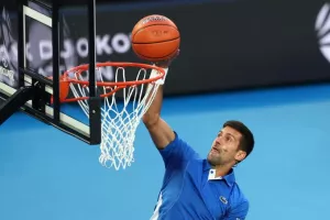 Οι κραυγές του Τζόκοβιτς και η... απόσυρση του Τσιτσιπά