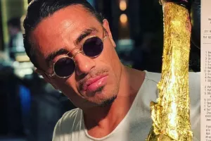 Έκραξαν στα social τον Salt Bae: Δημοσίευσε απόδειξη 108.000 δολαρίων με χρυσές μπριζόλες -Η παραγγελία-ίλιγγος