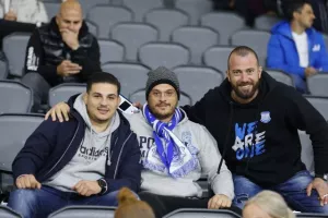 (Φωτορεπορτάζ) Ο κόσμος στο Απόλλων - ΑΕΛ