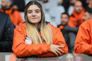 (Φωτορεπορτάζ) Ο κόσμος στο Απόλλων - ΑΠΟΕΛ