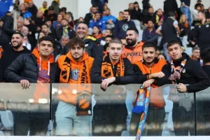 (Φωτορεπορτάζ) Ο κόσμος στο Απόλλων - ΑΠΟΕΛ