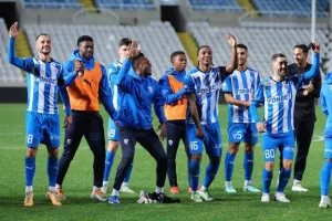 (Βίντεο kerkida) Έστησαν πάρτι στο πέταλο μετά την πρόκριση 