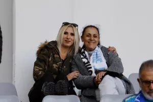 (Φωτορεπορτάζ) Ο κόσμος στο Απόλλων - ΑΠΟΕΛ