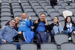 (Φωτορεπορτάζ) Ο κόσμος στο Απόλλων - ΑΠΟΕΛ