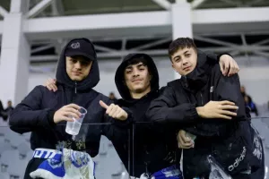(Φωτορεπορτάζ) Ο κόσμος στο Απόλλων - ΑΕΛ