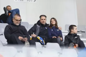 (Φωτορεπορτάζ) Ο κόσμος στο Απόλλων - ΑΠΟΕΛ