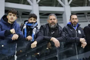 (Φωτορεπορτάζ) Ο κόσμος στο Απόλλων - ΑΕΛ