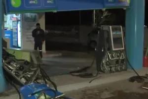 Βούλα: Βομβαρδισμένο τοπίο βενζινάδικο – «Ισοπεδώθηκε» από τζιπ