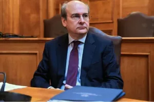 Τέμπη - Χατζηδάκης: Ο ανθρώπινος παράγοντας έπαιξε καθοριστικό ρόλο