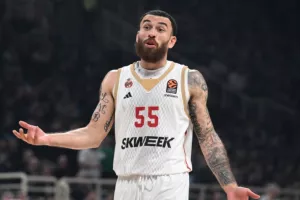 Πρόστιμο σε Μάικ Τζέιμς και Μπόλντγουιν από την Euroleague