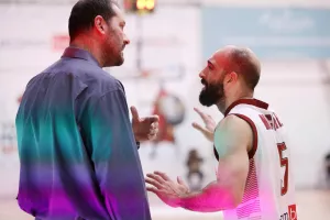 Nτερμπάρα με νικητή τον Κεραυνό