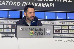 Πετράκης: "Δεχθήκαμε δύο γκολ φθηνά και εύκολα/Το σκορ δεν λέει την αλήθεια"