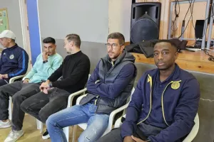 ΑΕΛ: Επίσκεψη στο Λύκειο Αποστόλου Λουκά για την εξάλειψη ρατσισμού (φώτος)