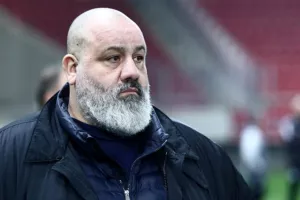 Πρόστιμο 30.000 ευρώ στον Καραπαπά για τη φούστα σε Μπαλτάκο