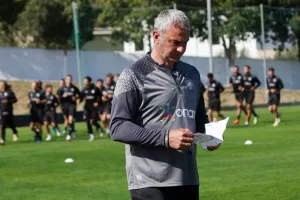 Σήκωσε μανίκια ο Δέλλας: Η πρώτη του προπόνηση στον ΟΦΗ (φώτος)