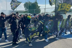 "Ντόπες" από ΑΕΚζήδες ενόψει ΑΠΟΕΛ (ΒΙΝΤΕΟ/ΦΩΤΟΣ)