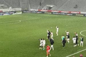 Χειροκρότημα στην βροχή! (Φώτος Kerkida)