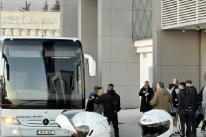 Η άφιξη του Απόλλωνα (Φώτος)