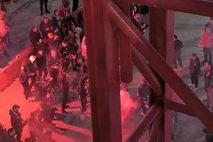 Καυτή... ατμόσφαιρα έξω από το "Αμμόχωστος-Επιστροφή" (Φώτος & Βίντεο Kerkida)