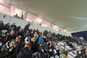 (Δόξα-ΑΠΟΕΛ) Γέμισε η κεντρική κερκίδα (Βίντεο/Φώτος)