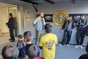 Θ’ Δημοτικό Σχολείο Καψάλου/«Το πρώτο Χάδι»